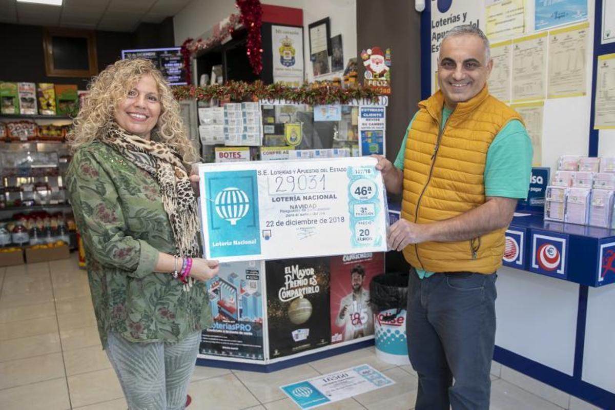 22.12.18. Las Palmas de Gran Canaria. Sorteo de la Loteria de Navidad 2018. Quinto premio en la administración de lotería de Fondo de Segura. Foto Quique Curbelo  | 22/12/2018 | Fotógrafo: Quique Curbelo