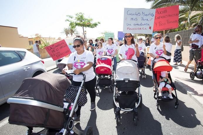 FUERTEVENTURA - MANIFESTACION POR UNA SANIDAD MEJOR EN CORRALEJO - 19-06-17