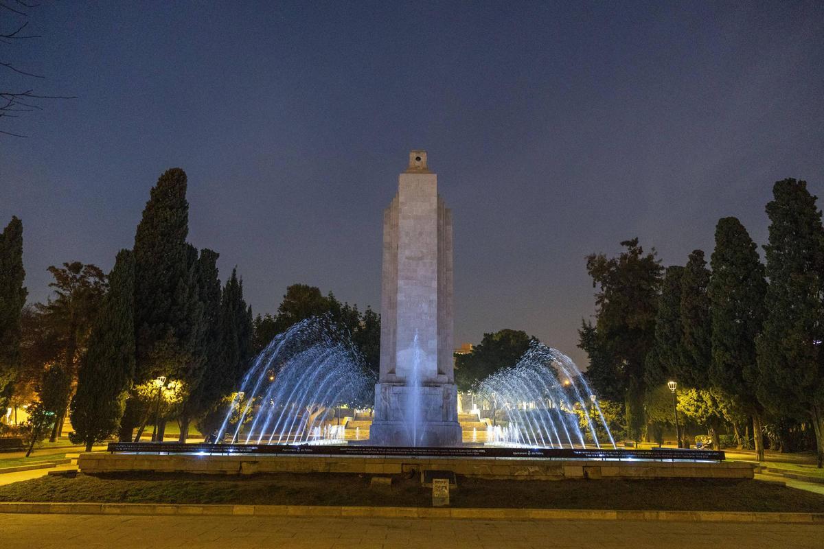 El monumento erigido por el franquismo sigue en el centro de la polémica.