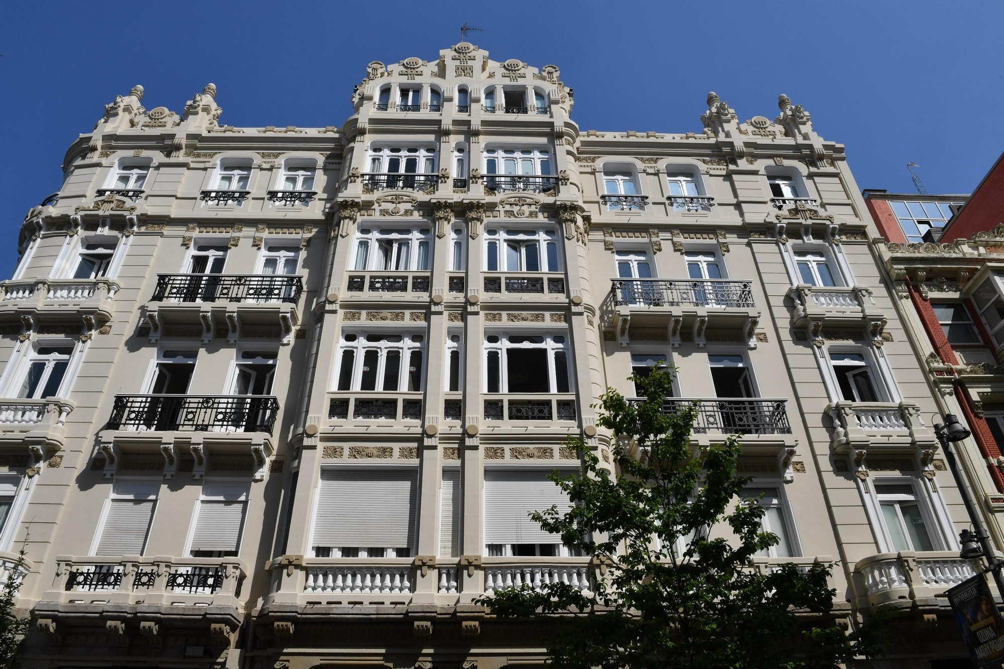 La Casa Viturro ya luce su fachada descubierta al completo