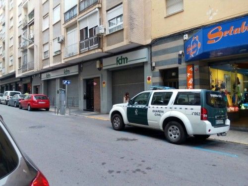 La Guardia Civil, en la tienda de deportes propiedad de Rus en Xàtiva