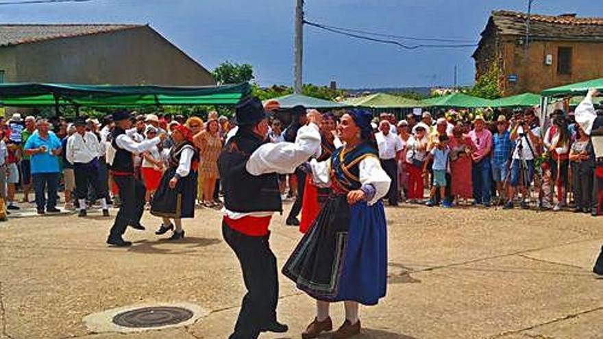 Las danzas y el folclore ofrecieron grandes momentos en Muga.