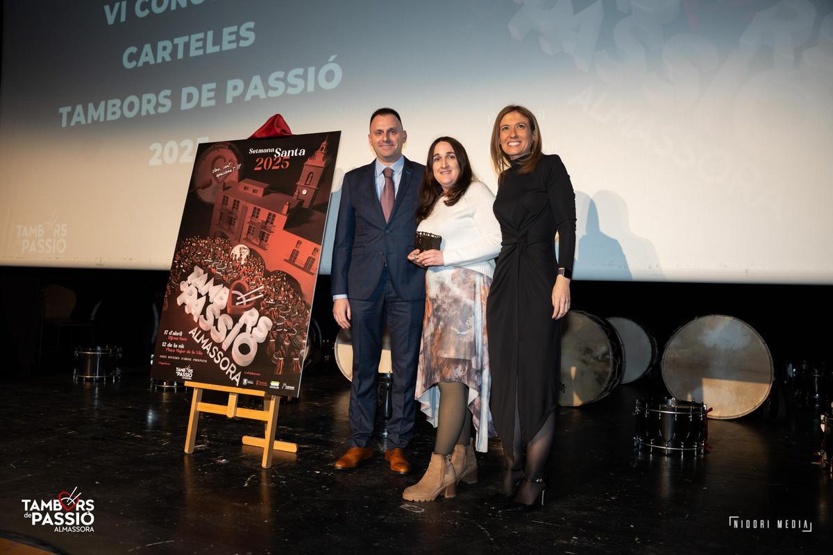 Rebeca Brun ha diseñado el cartel que ilustrará el cartel de la Rompida de la Hora.