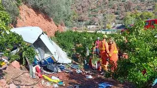 Mueren tres trabajadores de la compañía eléctrica al chocar su helicóptero con los cables de alta tensión en Valencia