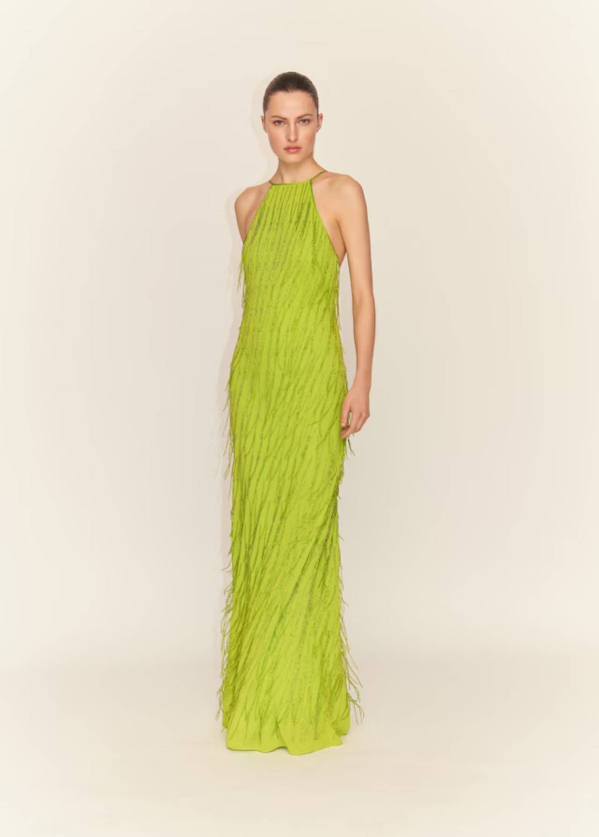 Vestido halter flecos pedrería de Mango