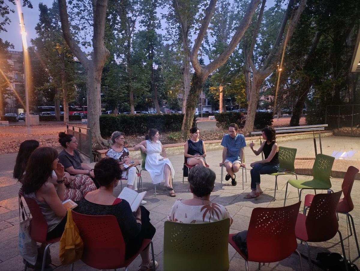 El club de lectura "Llegint sota les estrelles"