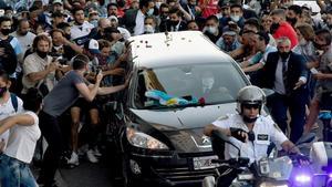 zentauroepp56004023 topshot   photo released by telam showing fans crowding next201127200802