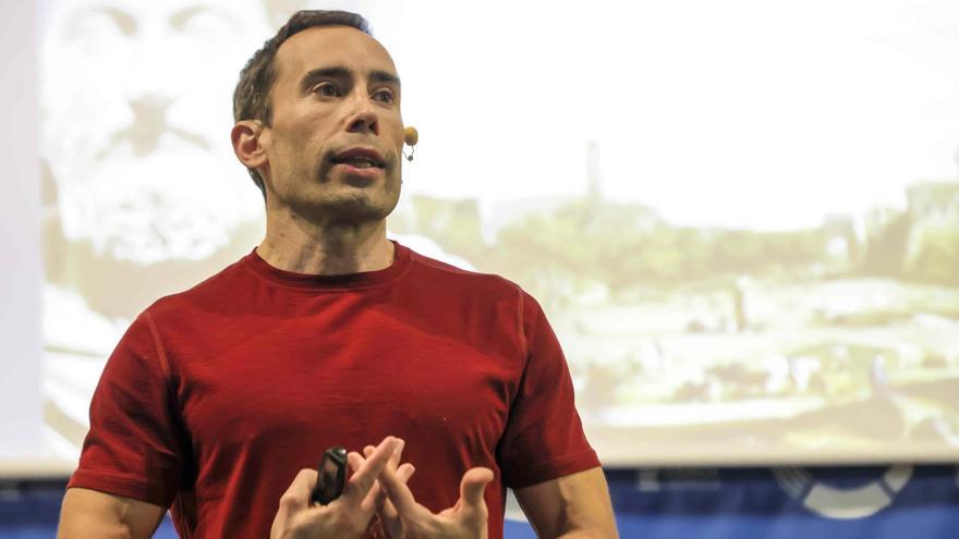 Marcos Vázquez en el Club Diario de Mallorca donde presentó su último libro 'Sabia Mente'