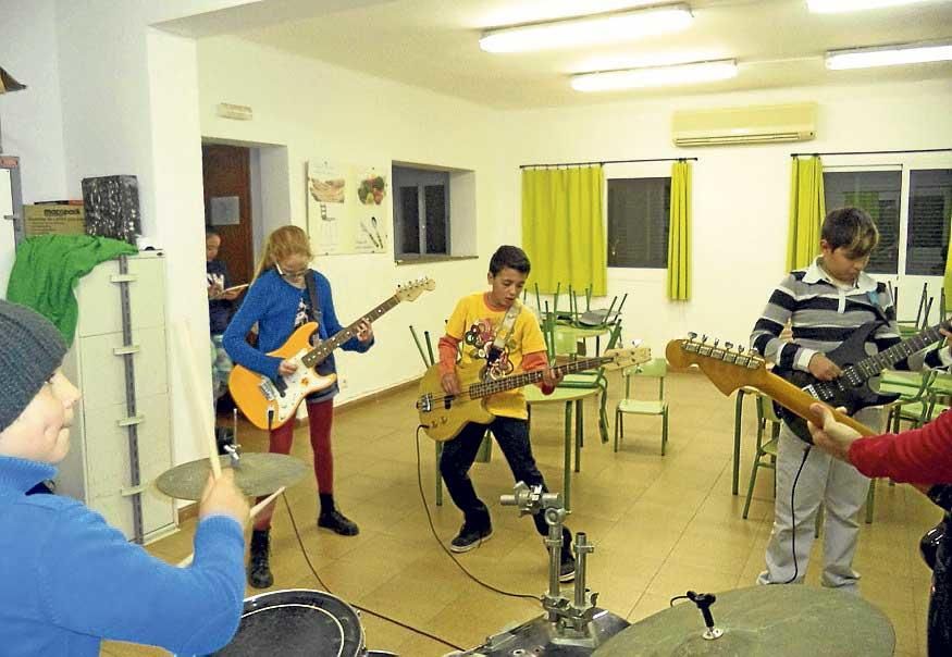 Rock Band escolar a Inca