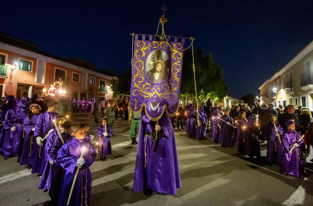 La imagen, portada por la Cofradía que lleva el mismo nombre, partió de la parroquia San Antonio Abad hacia la Iglesia de la Asunción