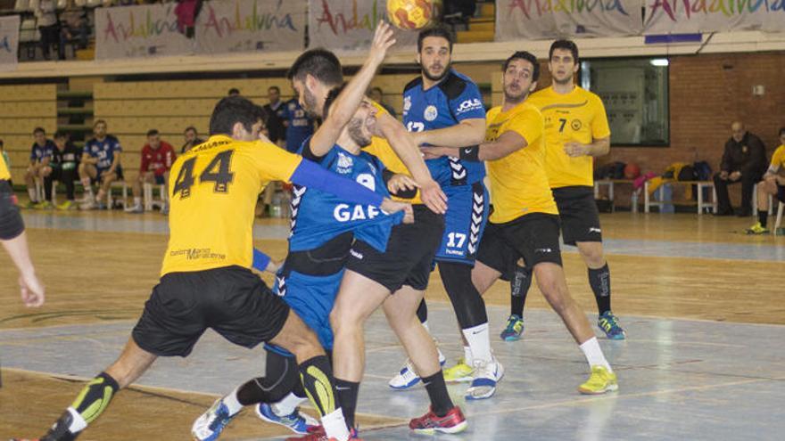 El GAES gana (26-22) y muestra sus credenciales para jugar la fase de ascenso