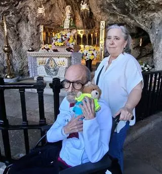 El emotivo viaje a Covadonga del fotógrafo Juanjo Arrojo, que lleva meses ingresado por un tumor: "Pasamos un día maravilloso"