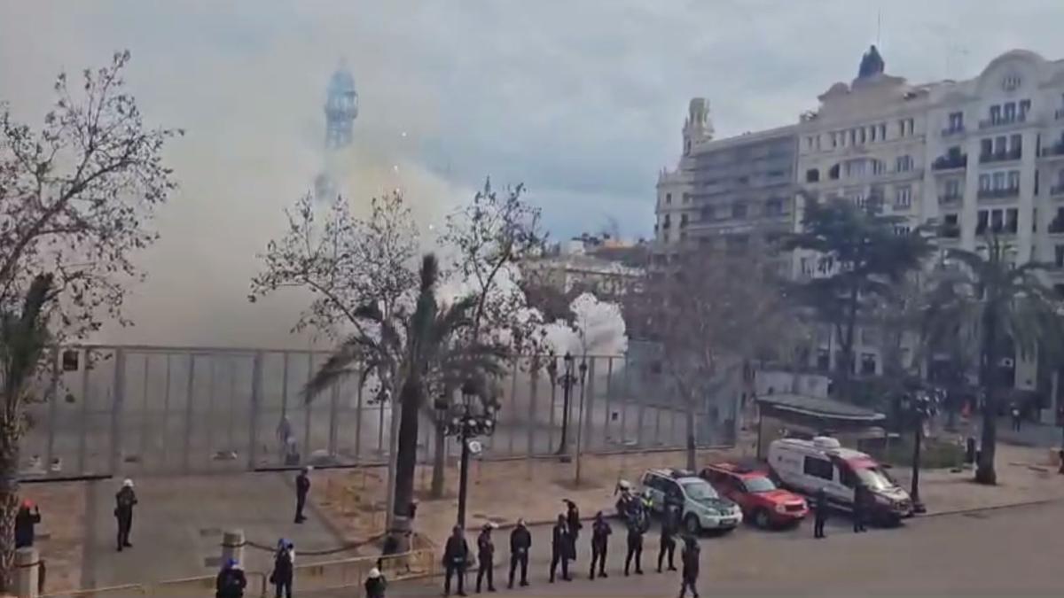 Pirotecnia Valenciana abre fuego en las 'mascletades' en València