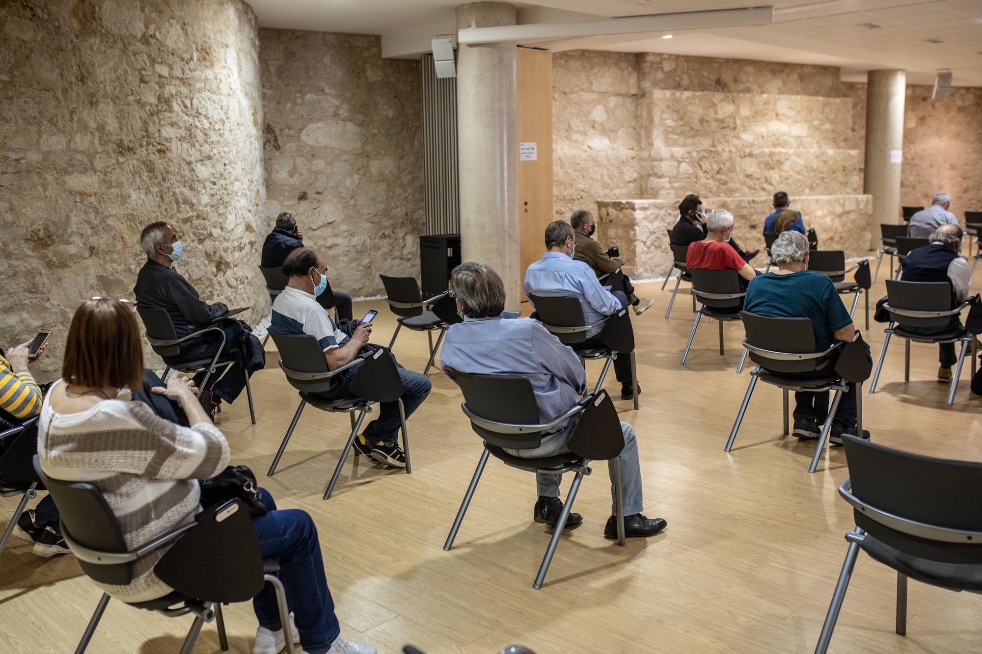 GALERÍA | La vacunación de la generación del año 1956 en Zamora