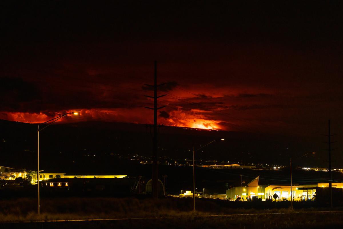 El volcán Mauna Loa (Hawái) entra en erupción por primera vez en 40 años