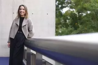 Ángela Banzas, finalista del Premio Planeta: «Galicia es rica en tradiciones y en el silencio, que incita a los interrogantes»