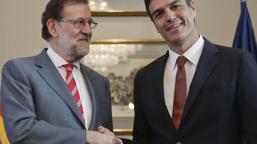 Sánchez: &quot;A día de hoy, el PSOE se reafirma en su voto contrario a Rajoy&quot;