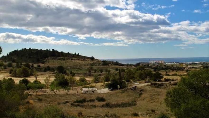 El golf es uno de los mejores compañeros de turismo de la Costa Blanca, pues contribuye a la desestacionalización del turismo de sol y playa.