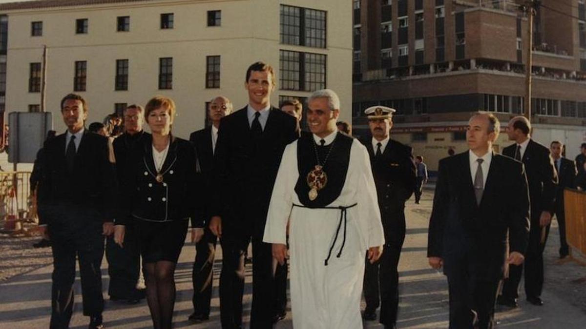 Felipe IV, aún príncipe de Asturias, durante su visita a Málaga el Jueves Santo de 1996.