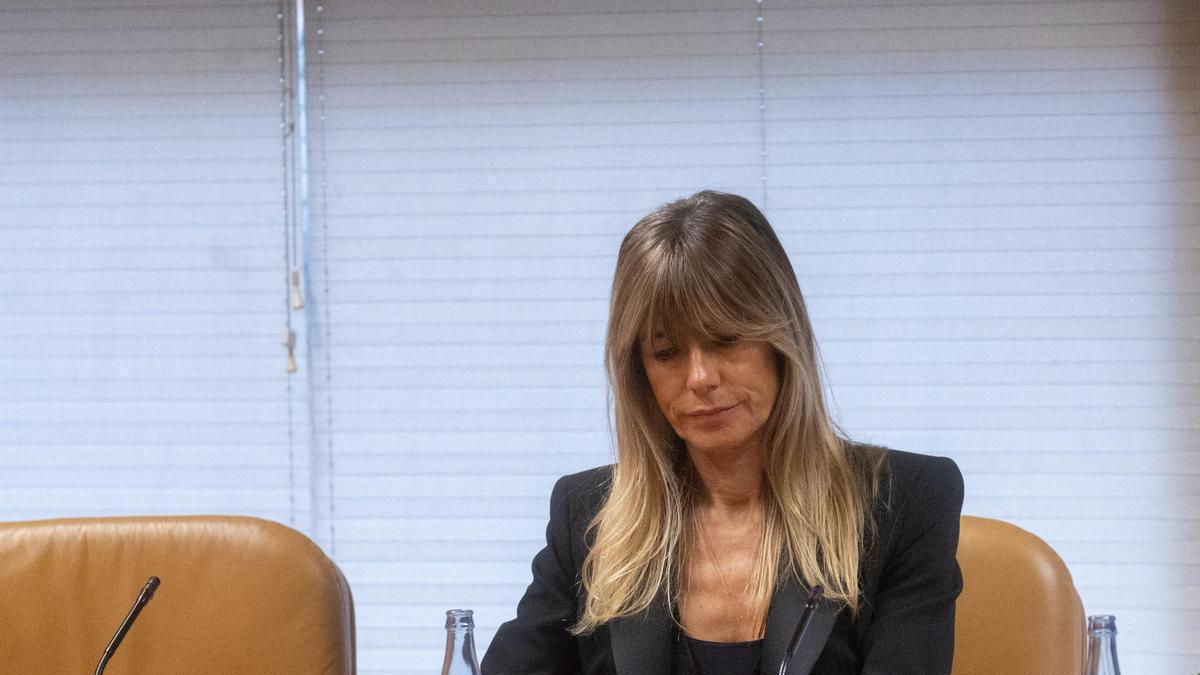 El juez Peinado retira el pasaporte a Begoña Gómez como medida cautelar antes del juicio