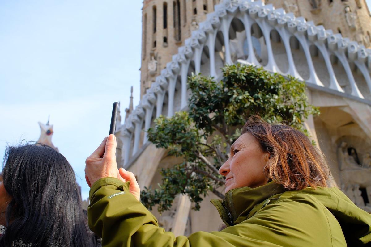 La Caravana de la Bondat de sor Lucía surt cap a Ucraïna en el quart aniversari de la guerra