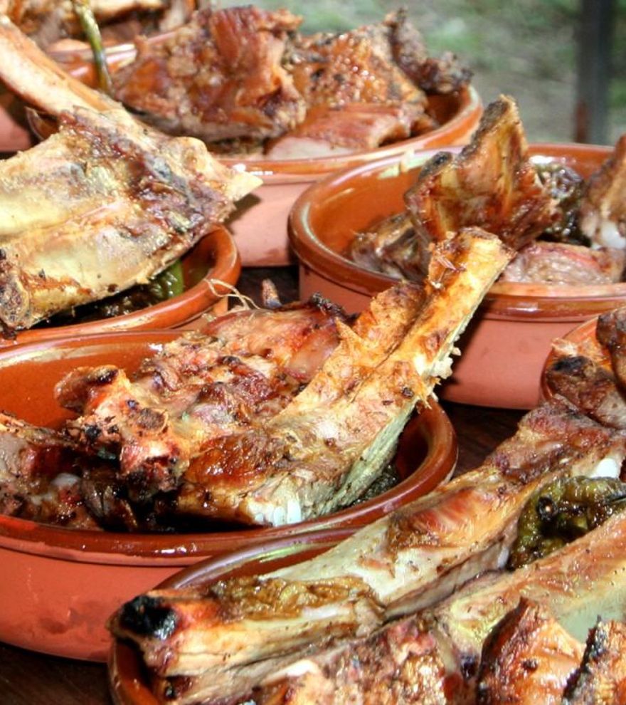 Este restaurante de carretera se está popularizando en la provincia de A Coruña por su churrasco a la brasa