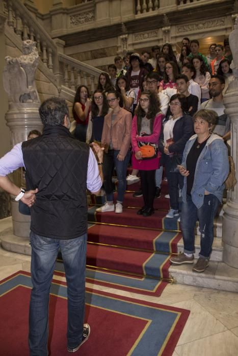 Visita de alumnos de Lugo al parlamento astuariano