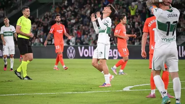 El Elche empata a uno con la Real Sociedad en el Martínez Valero