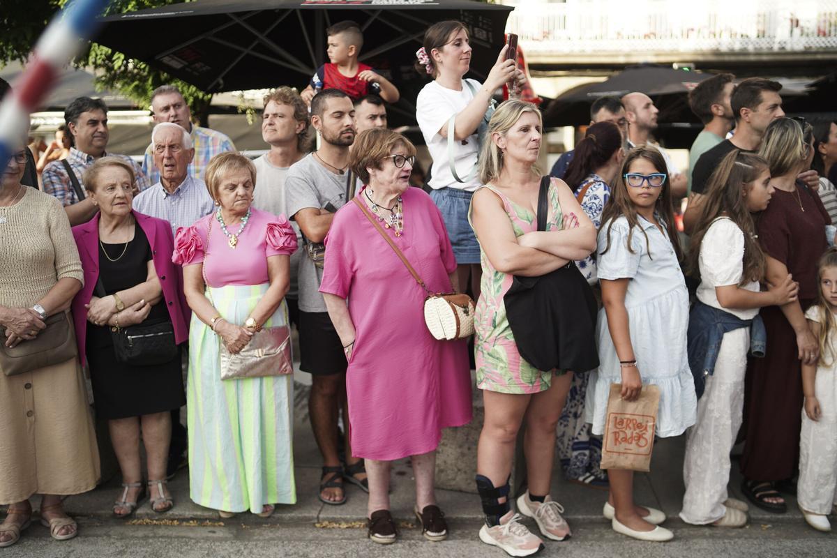 Betanzos abrió sus fiestas de San Roque con el pregón de Dolores Vázquez y el nombramiento de la representante Betanzos abrió sus fiestas de San Roque con el pregón de Dolores Vázquez y el nombramiento de la representante