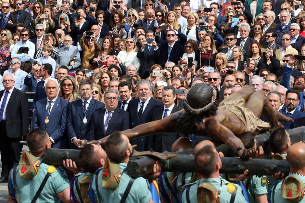 Tras desembarcar en el puerto de Málaga, la Compañía de Honores de la X Bandera del Tercio 'Alejandro Farnesio', IV protagoniza uno de los momentos más intensos de la Semana Santa de Málaga