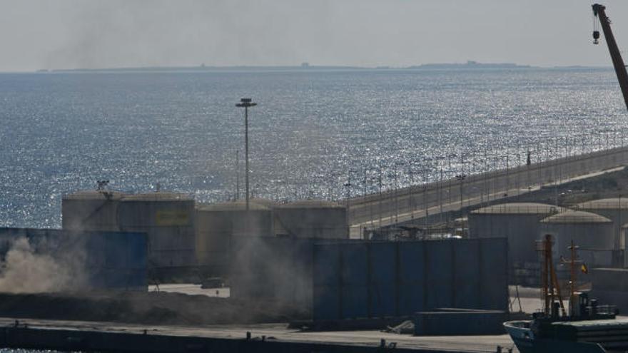 Compromís pide que la UA analice la zona franca del Puerto