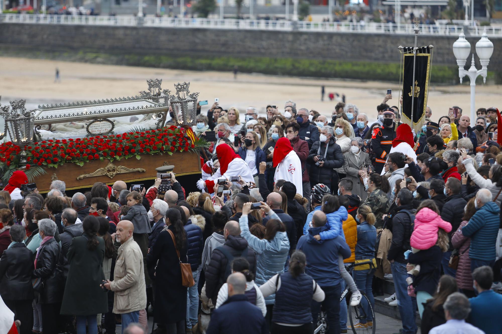 En imágenes: La procesión del Viernes Santo en Gijón