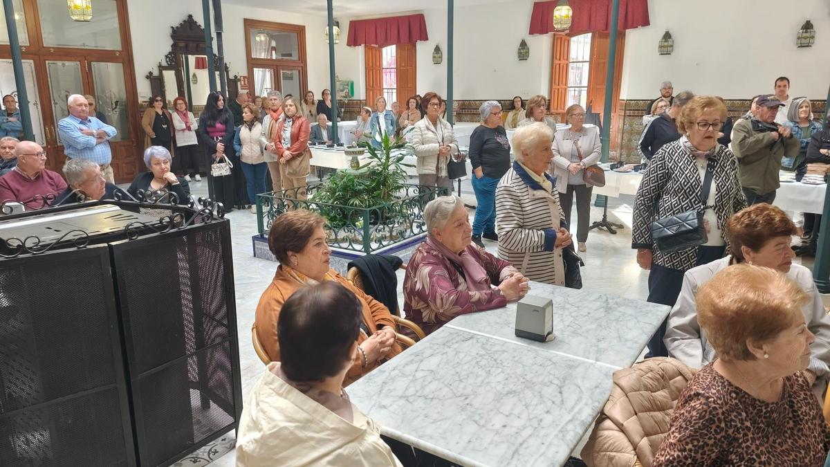 Encuentro de mayores en el Círculo Lucentino.