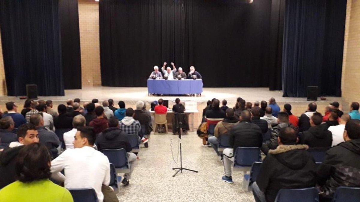 Momento de la conferencia sobre fútbol de Brians 2 a la que asistió Rosell