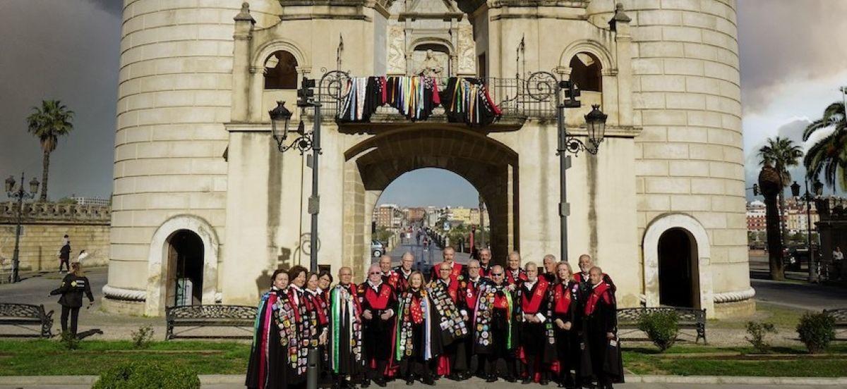 'Amigos de la Ronda y el Bolero' y la 'Tuna de Mayores de Badajoz'