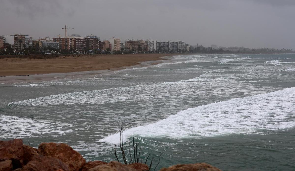 Temporal marítimo por la borrasca Kristin en Valencia.
