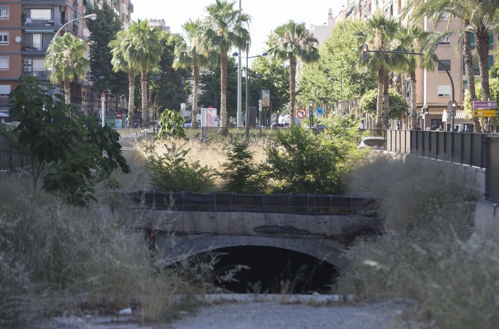 Obras paralizadas de la línea T-2 del metro en València