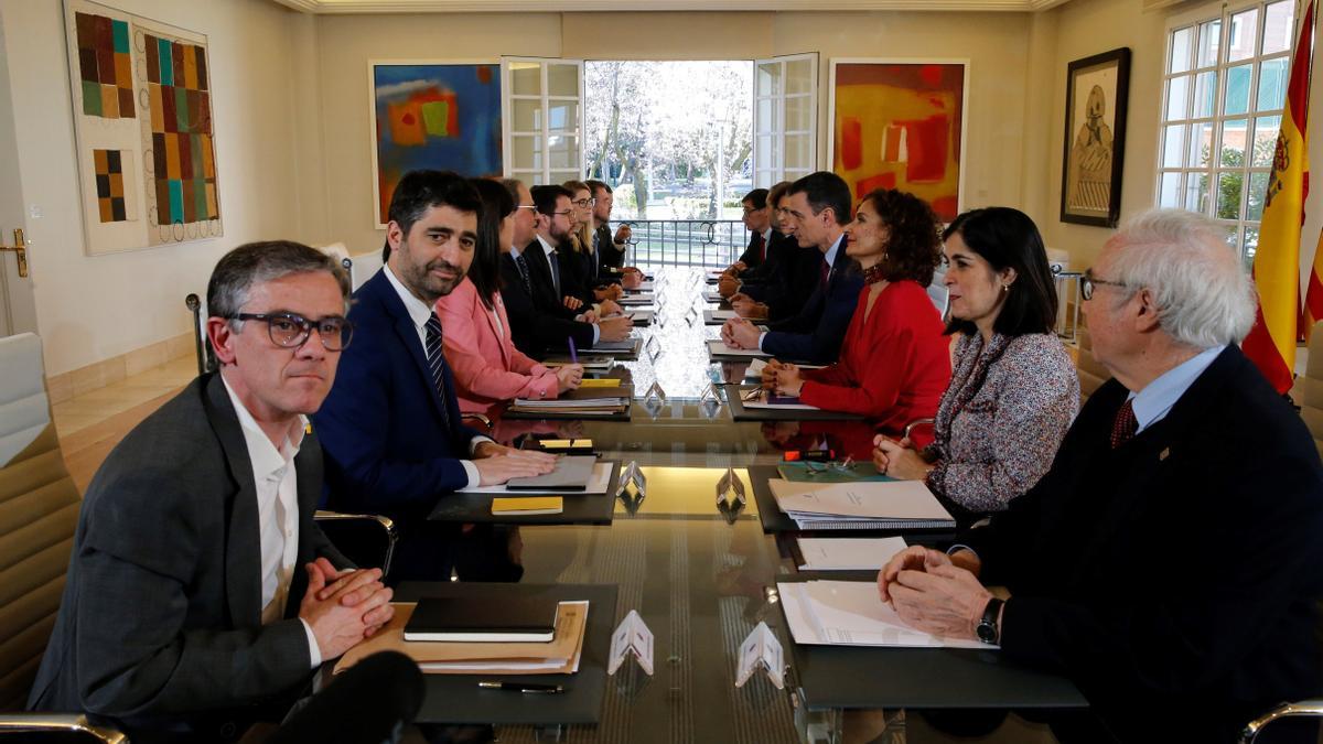 Primera reunión de la mesa de diálogo Gobierno-Generalitat, el 26 de febrero de 2020 en la Moncloa.