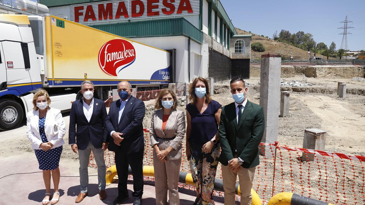 Visita de Elías Bendodo a las obras de ampliación de Famadesa.