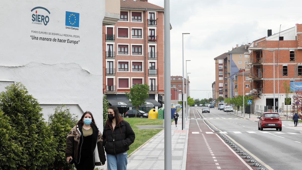 Uno de los carriles bici en Lugones