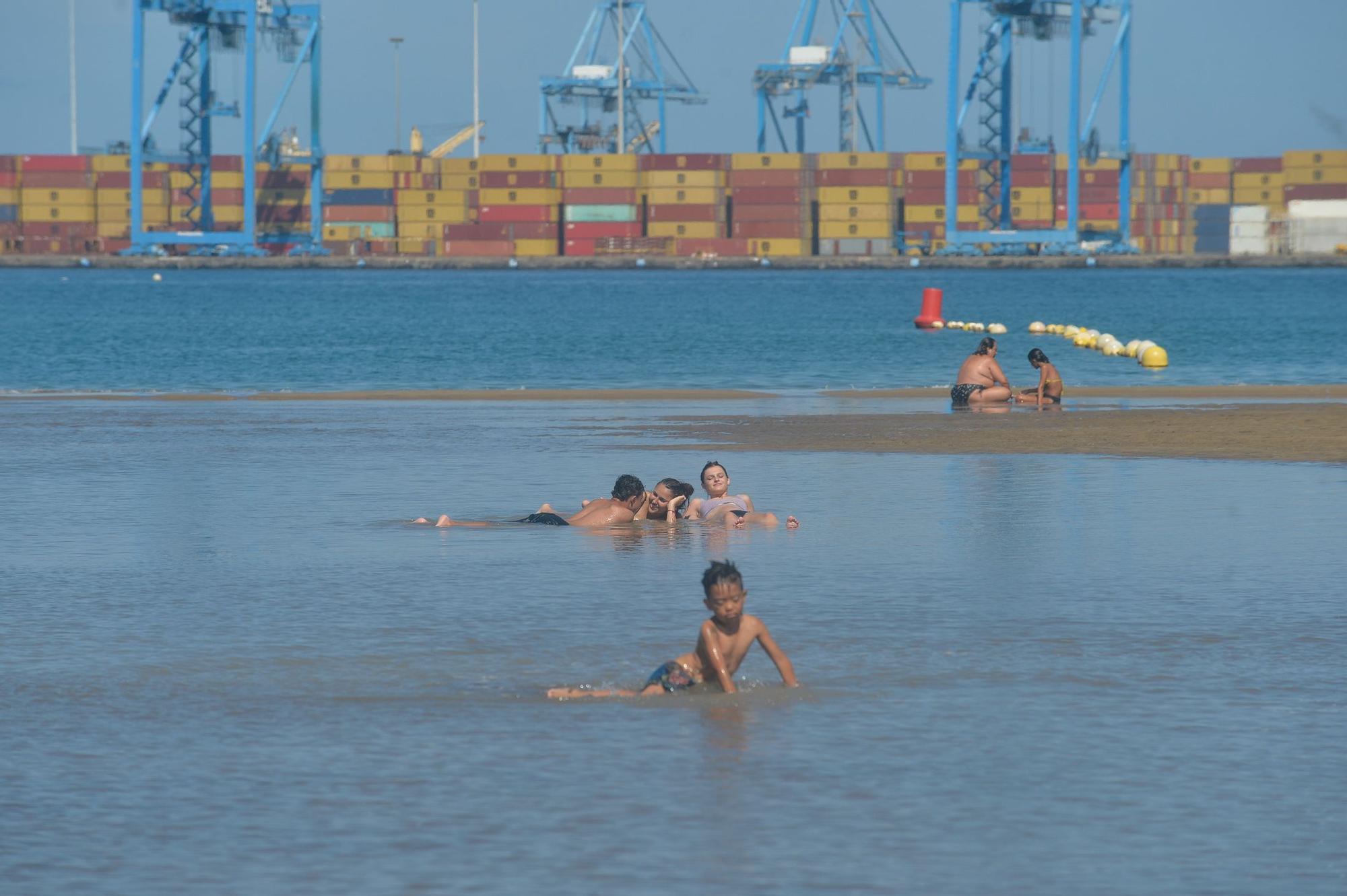 Charca en la Playa de las Alcaravaneras