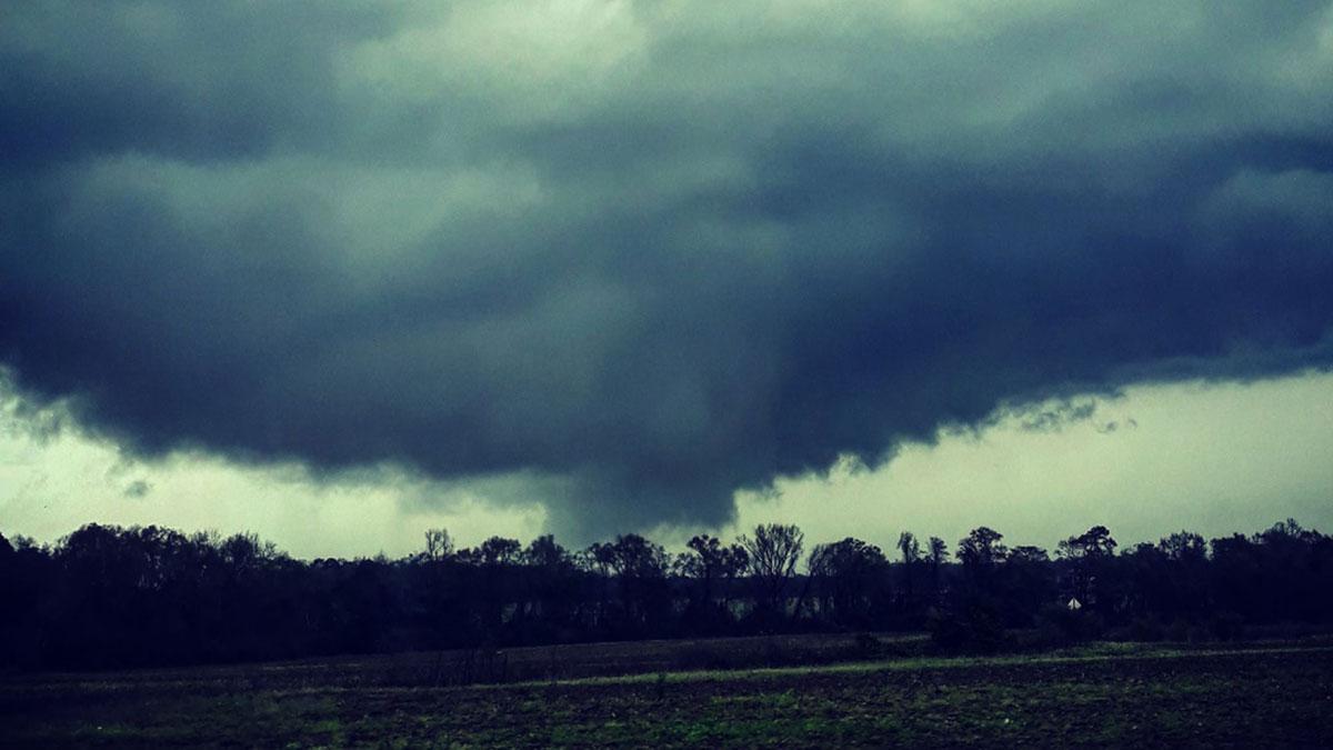 Más de una veintena de muertos en Alabama por los tornados