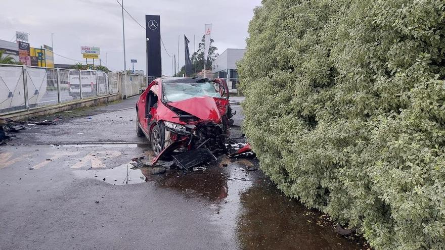 Muere un joven en un accidente de coche en Santiago