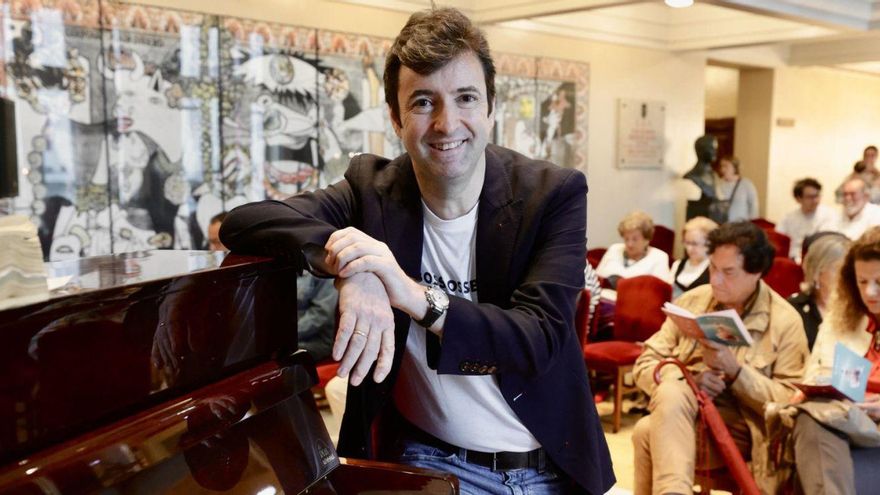 El director musical Oliver Díaz cierra el ciclo "Zarzuelízate" | LUISMA MURISA
