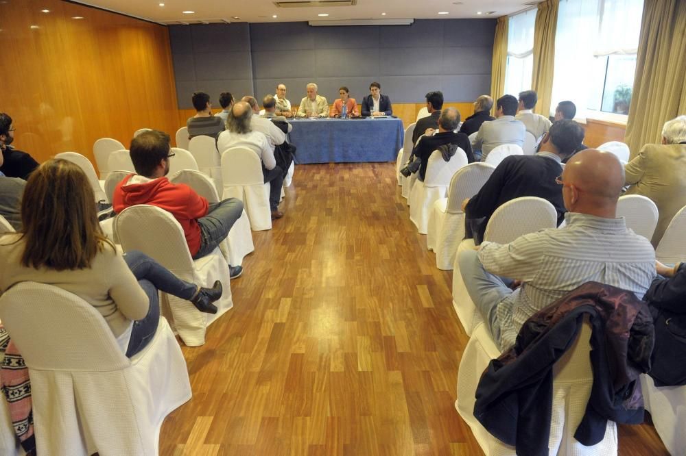 La agrupación local de Ciudadanos en A Coruña se reúne para tratar la situación de "ninguneo" y "negativa al diálogo" que dicen que sufren por parte de la ejecutiva del partido.