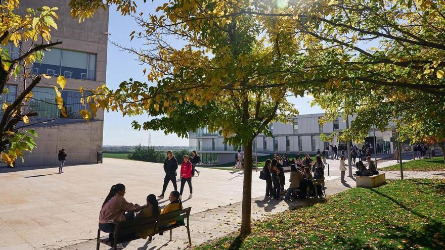 'Vuelta al cole' en la Universidad San Jorge: más de 1.300 nuevos estudiantes y nuevo edificio en su campus de Villanueva de Gállego