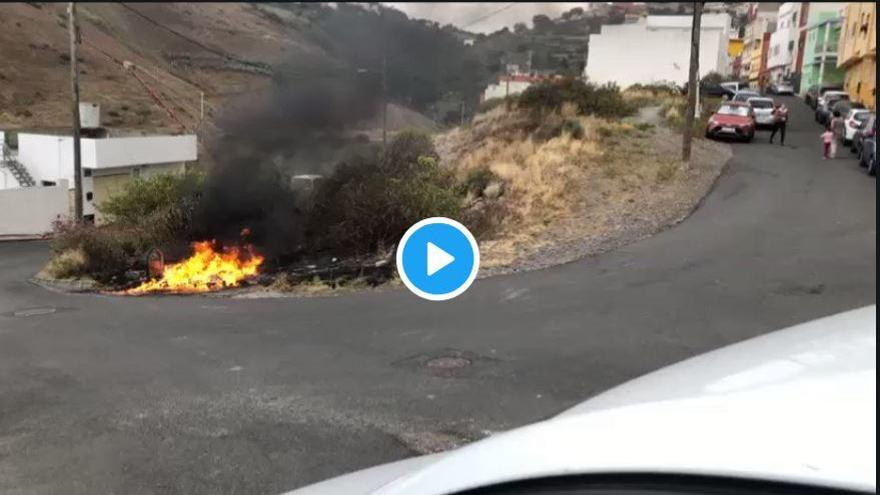 Los bomberos de Las Palmas de Gran Canaria han necesitado 1.000 litros de agua para sofocar el incendio