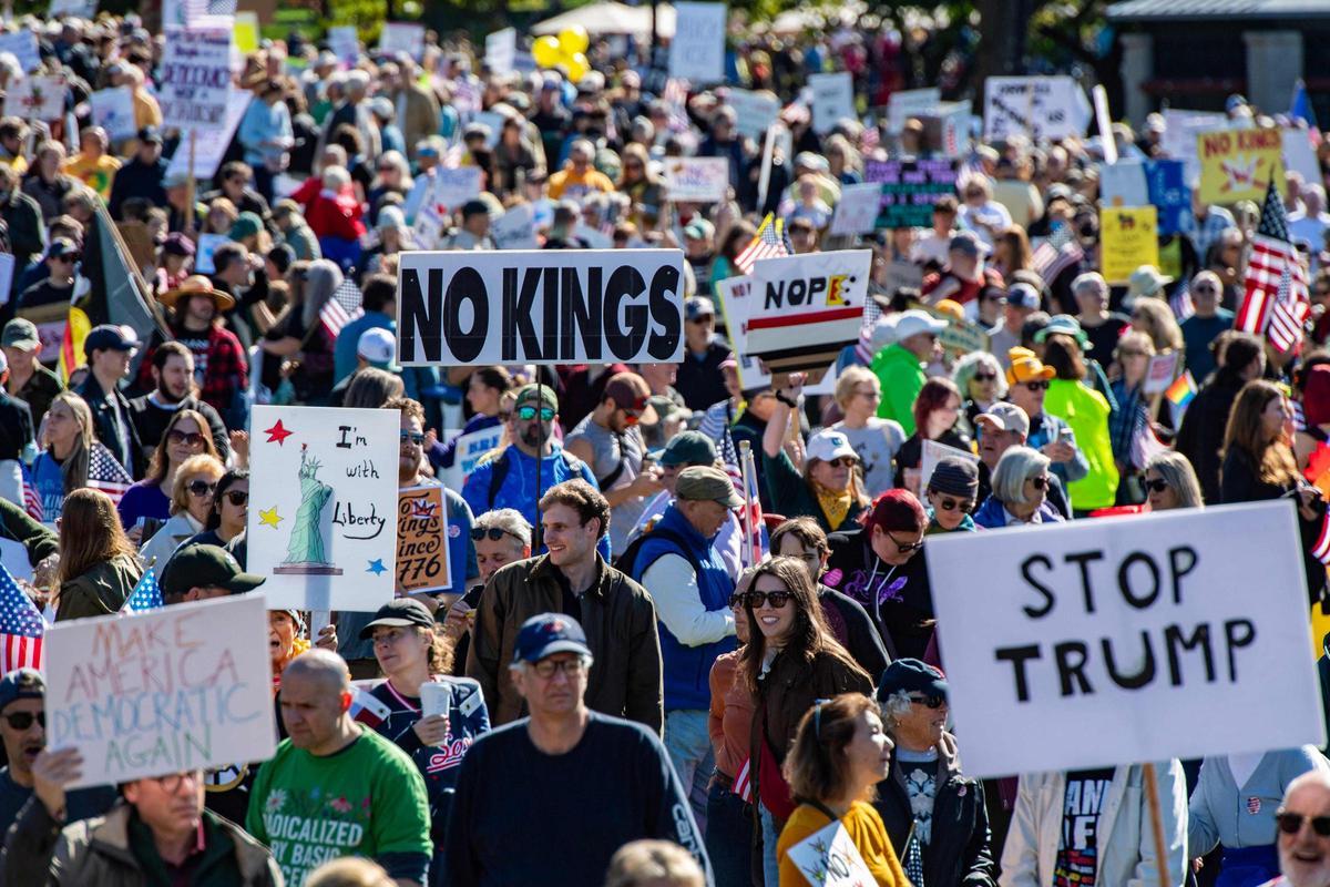 Miles de personas llenan las calles de EEUU en la protesta No Kings contra la Administración Trump