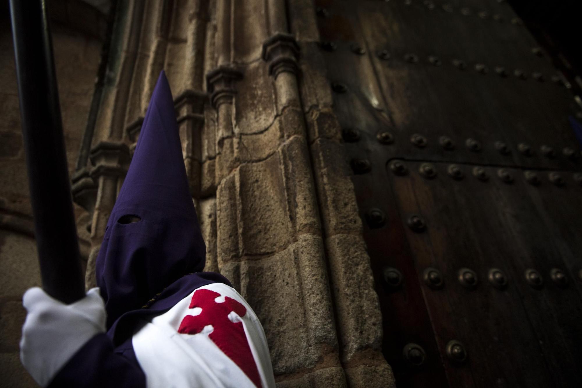 Así ha sido la procesión del Silencio del Nazareno de Cáceres