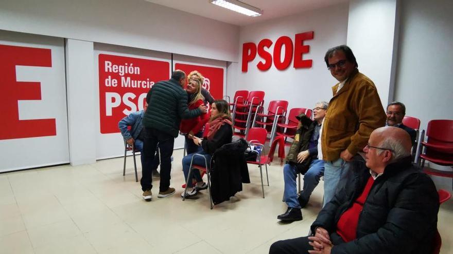 El PSOE pasa de primera a tercera fuerza política en la Región